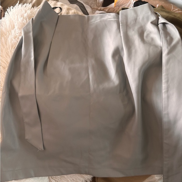 Paper bag leather skirt - Picture 3 of 4